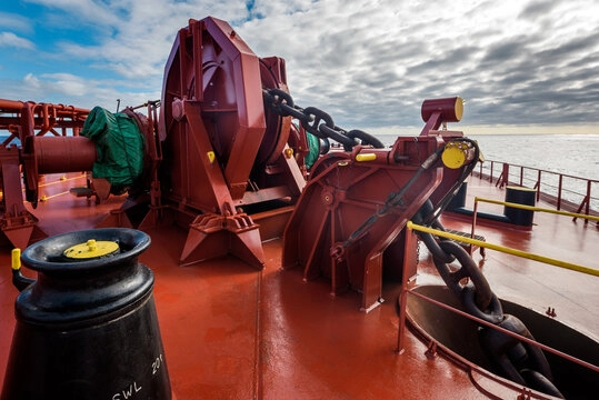 Understanding The Role Of An Anchor Windlass Hydraulic Motor In Marine Operations