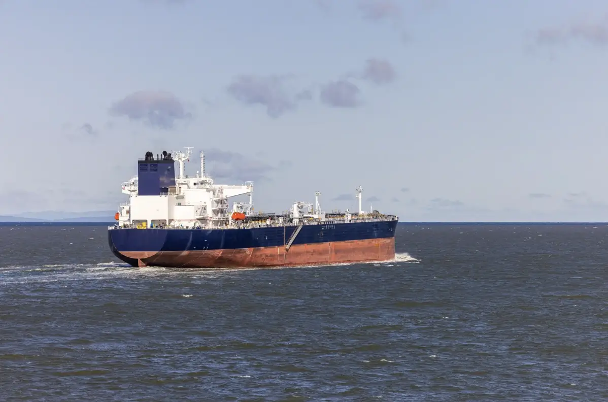 hydraulic motor systems, A cargo ship under broad daylight moving